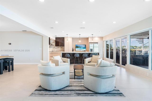 1055 Stillwater Dr, Miami Beach, FL 33141