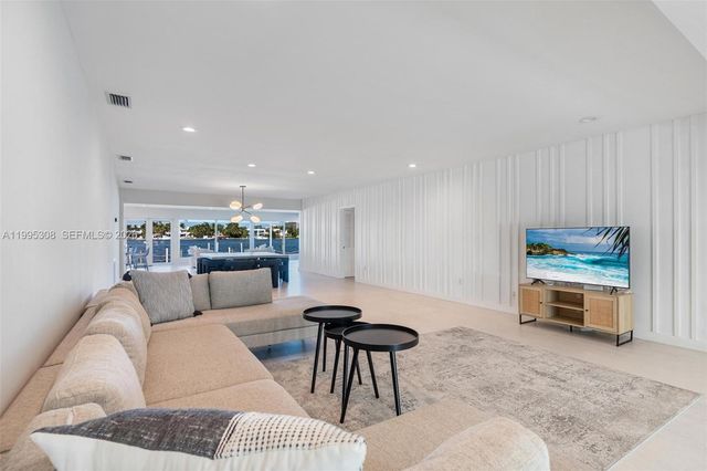 1055 Stillwater Dr, Miami Beach, FL 33141