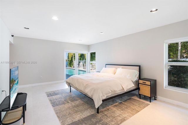 1055 Stillwater Dr, Miami Beach, FL 33141
