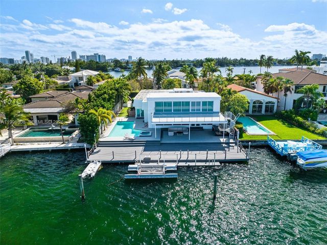 1055 Stillwater Dr, Miami Beach, FL 33141
