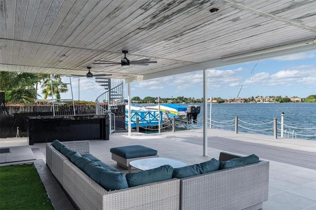 1055 Stillwater Dr, Miami Beach, FL 33141