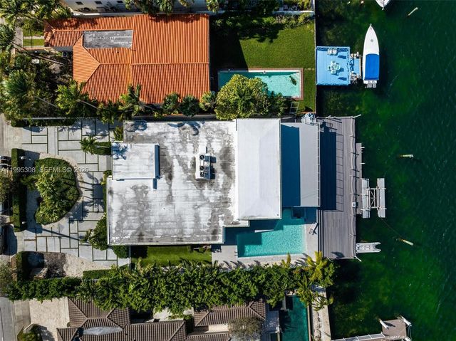 1055 Stillwater Dr, Miami Beach, FL 33141