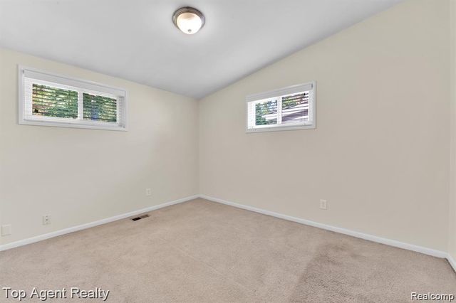 881 Brooklawn Drive, Troy, MI 48084