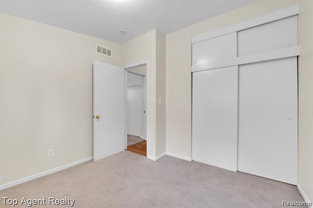 881 Brooklawn Drive, Troy, MI 48084