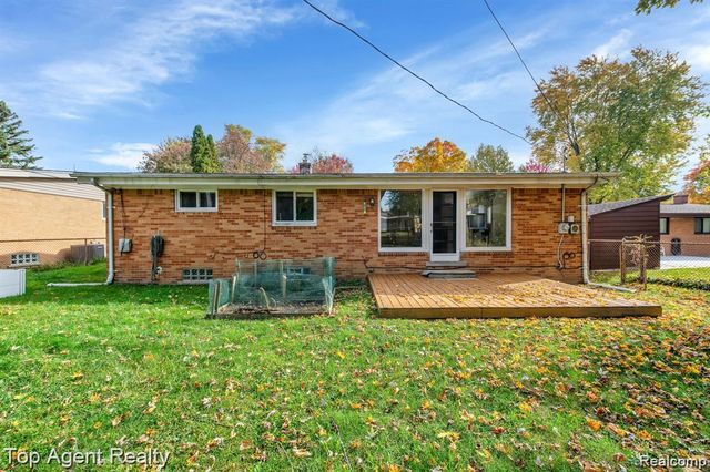881 Brooklawn Drive, Troy, MI 48084
