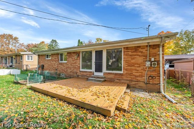 881 Brooklawn Drive, Troy, MI 48084