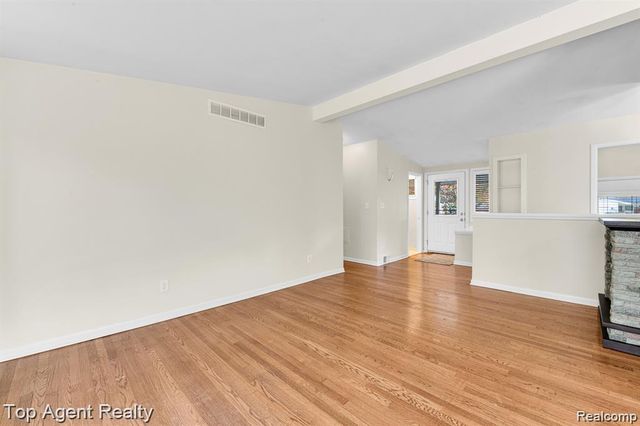 881 Brooklawn Drive, Troy, MI 48084