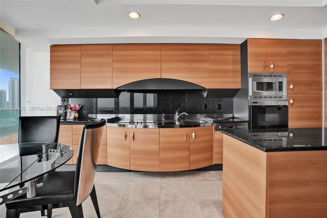 19955 NE 38th Ct 1002, Aventura, FL 33180