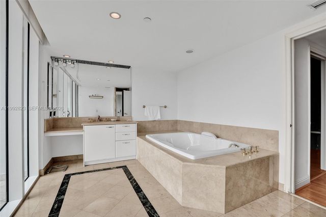 19955 NE 38th Ct 1002, Aventura, FL 33180