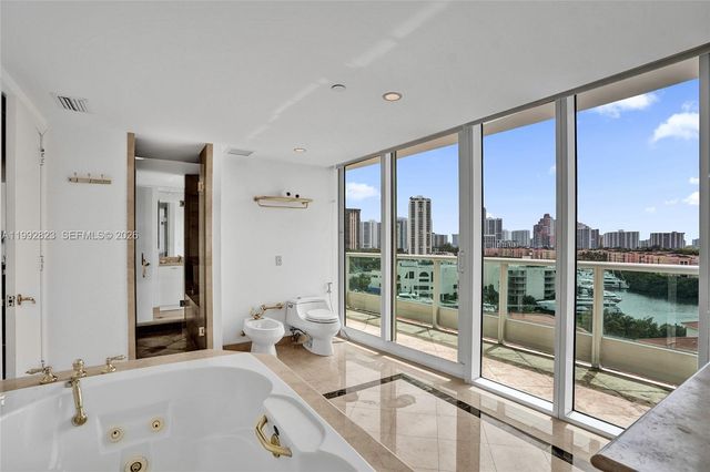 19955 NE 38th Ct 1002, Aventura, FL 33180