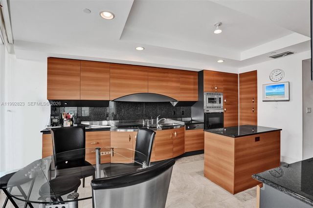 19955 NE 38th Ct 1002, Aventura, FL 33180