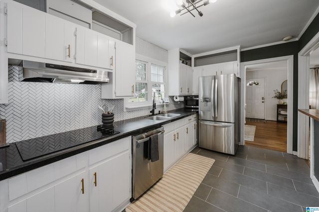 1616 CRESTHILL ROAD, Birmingham, AL 35213