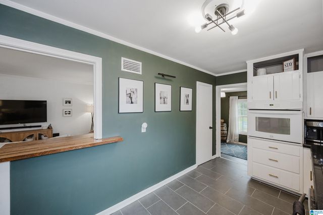 1616 CRESTHILL ROAD, Birmingham, AL 35213