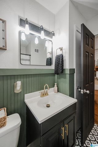 1616 CRESTHILL ROAD, Birmingham, AL 35213