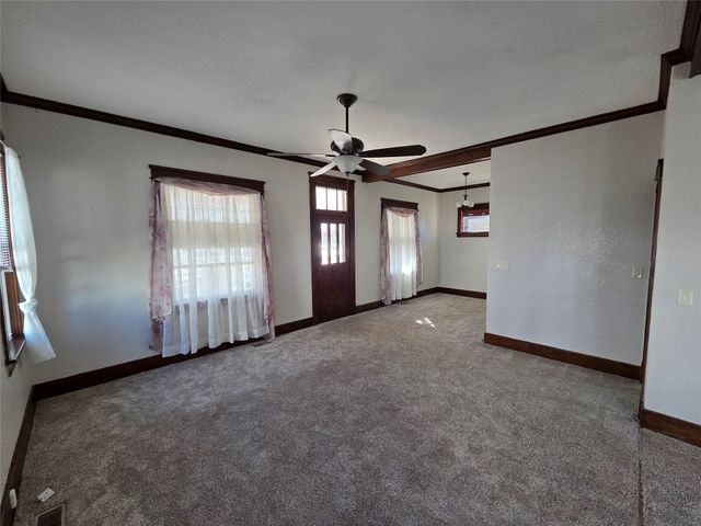 207 Kent Street, Greenfield, IA 50849