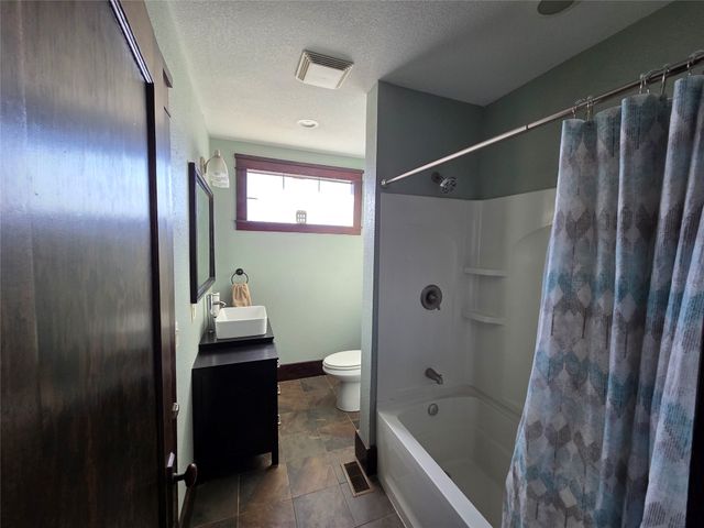207 Kent Street, Greenfield, IA 50849