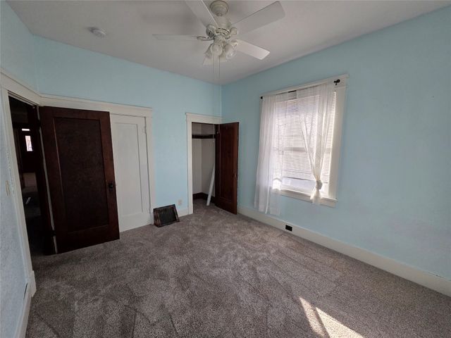 207 Kent Street, Greenfield, IA 50849