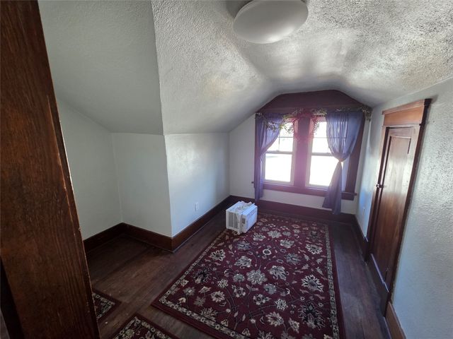 207 Kent Street, Greenfield, IA 50849