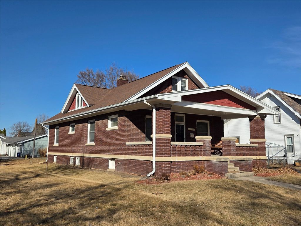 207 Kent Street, Greenfield, IA 50849