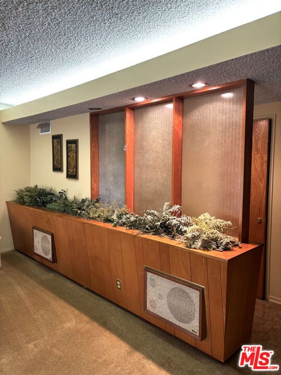 Image 2 of property listing at 4719 Don Zarembo Drive, Los Angeles, CA 90008