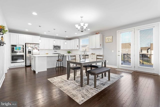 25528 WOODBINE FARM DR, Chantilly, VA 20152