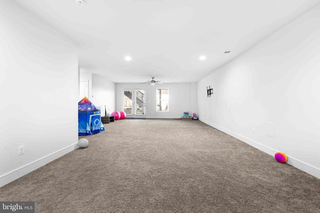 25528 WOODBINE FARM DR, Chantilly, VA 20152