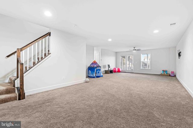 25528 WOODBINE FARM DR, Chantilly, VA 20152