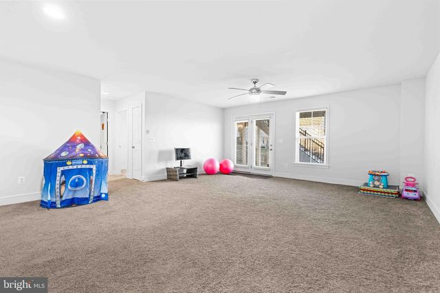 25528 WOODBINE FARM DR, Chantilly, VA 20152