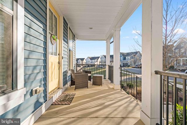 25528 WOODBINE FARM DR, Chantilly, VA 20152