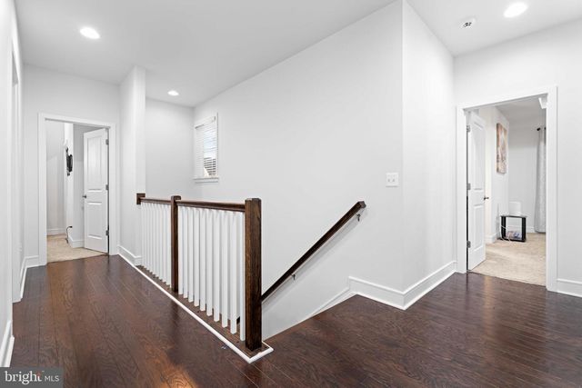 25528 WOODBINE FARM DR, Chantilly, VA 20152