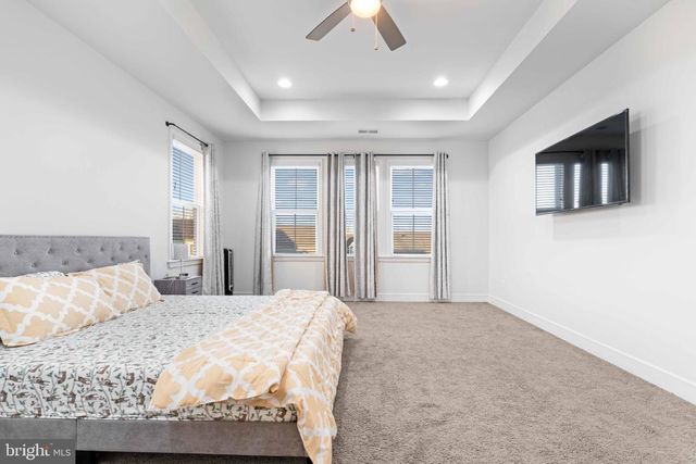 25528 WOODBINE FARM DR, Chantilly, VA 20152