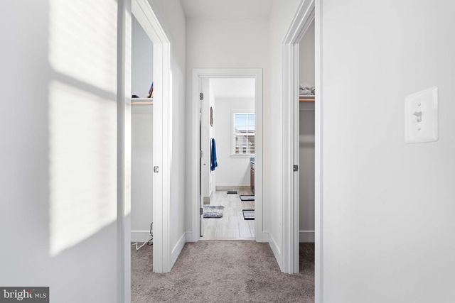 25528 WOODBINE FARM DR, Chantilly, VA 20152