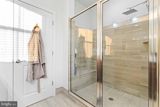 25528 WOODBINE FARM DR, Chantilly, VA 20152