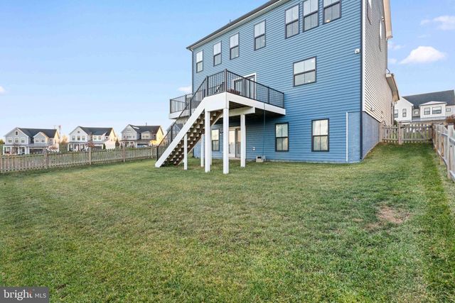 25528 WOODBINE FARM DR, Chantilly, VA 20152