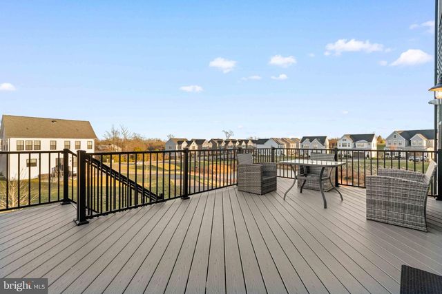 25528 WOODBINE FARM DR, Chantilly, VA 20152