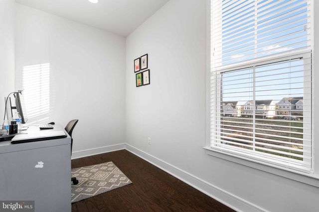 25528 WOODBINE FARM DR, Chantilly, VA 20152