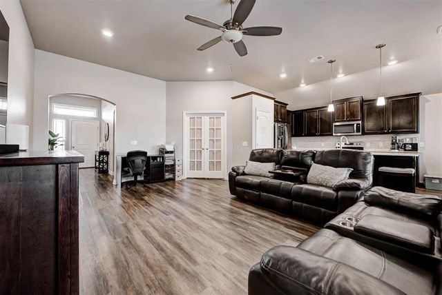 18636 Vivo Drive, Edmond, OK 73012
