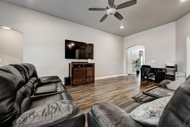 18636 Vivo Drive, Edmond, OK 73012