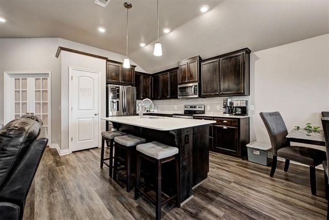 18636 Vivo Drive, Edmond, OK 73012