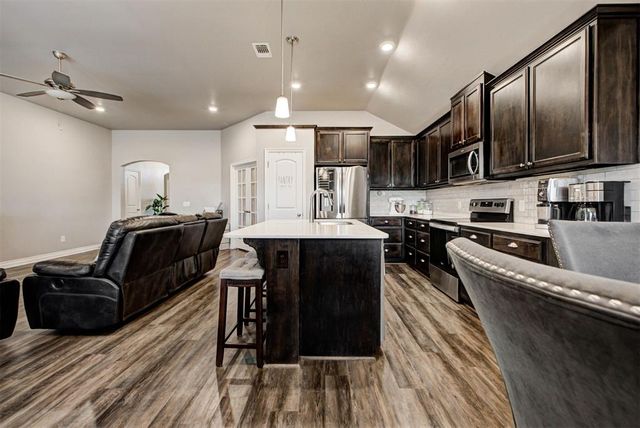 18636 Vivo Drive, Edmond, OK 73012