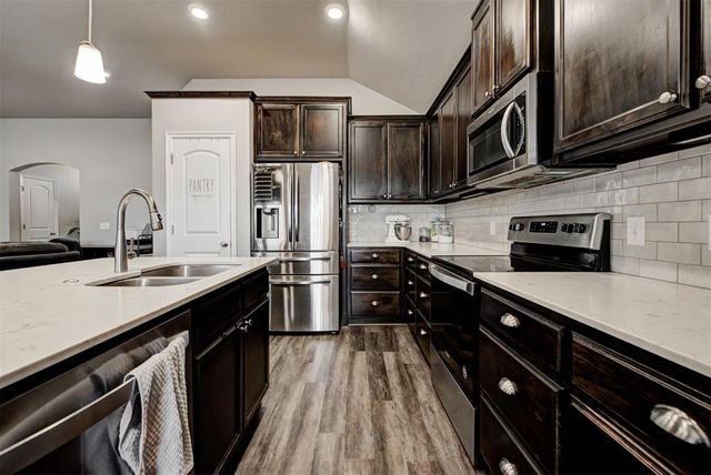 18636 Vivo Drive, Edmond, OK 73012