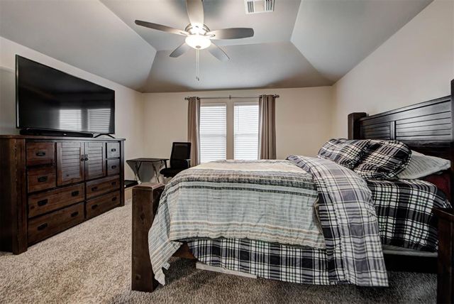 18636 Vivo Drive, Edmond, OK 73012