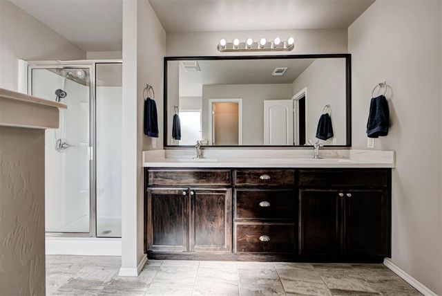 18636 Vivo Drive, Edmond, OK 73012