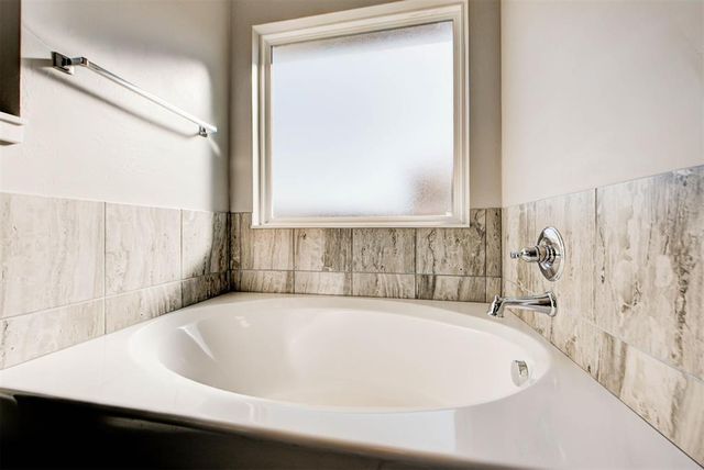 18636 Vivo Drive, Edmond, OK 73012