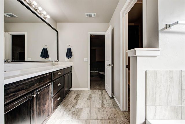 18636 Vivo Drive, Edmond, OK 73012