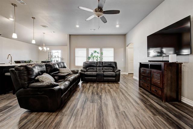 18636 Vivo Drive, Edmond, OK 73012