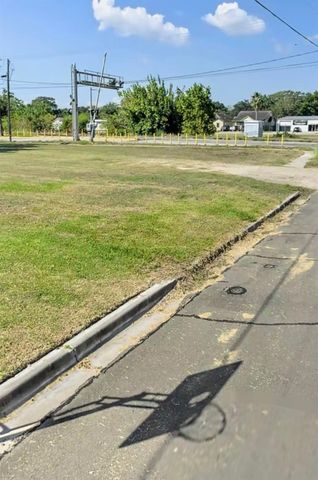 620 N Main Street, Baytown, TX 77520