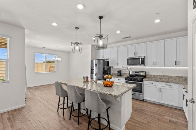 3637 Luke Street, Tulare, CA 93274