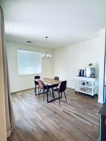 3637 Luke Street, Tulare, CA 93274