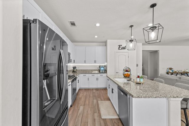 3637 Luke Street, Tulare, CA 93274